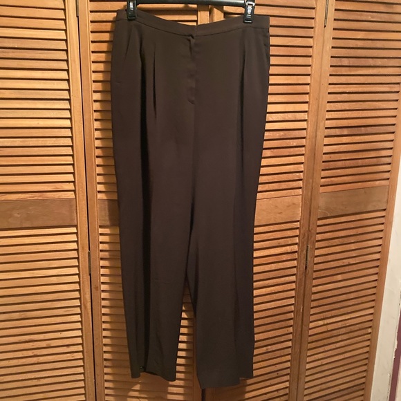 OYOANGLE Men's Pleated Front Dress Pants - Straight Leg Work Slacks With Zipper Fly & Pockets